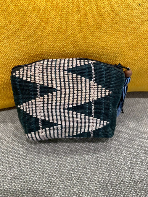 エキゾチックなミニポーチ